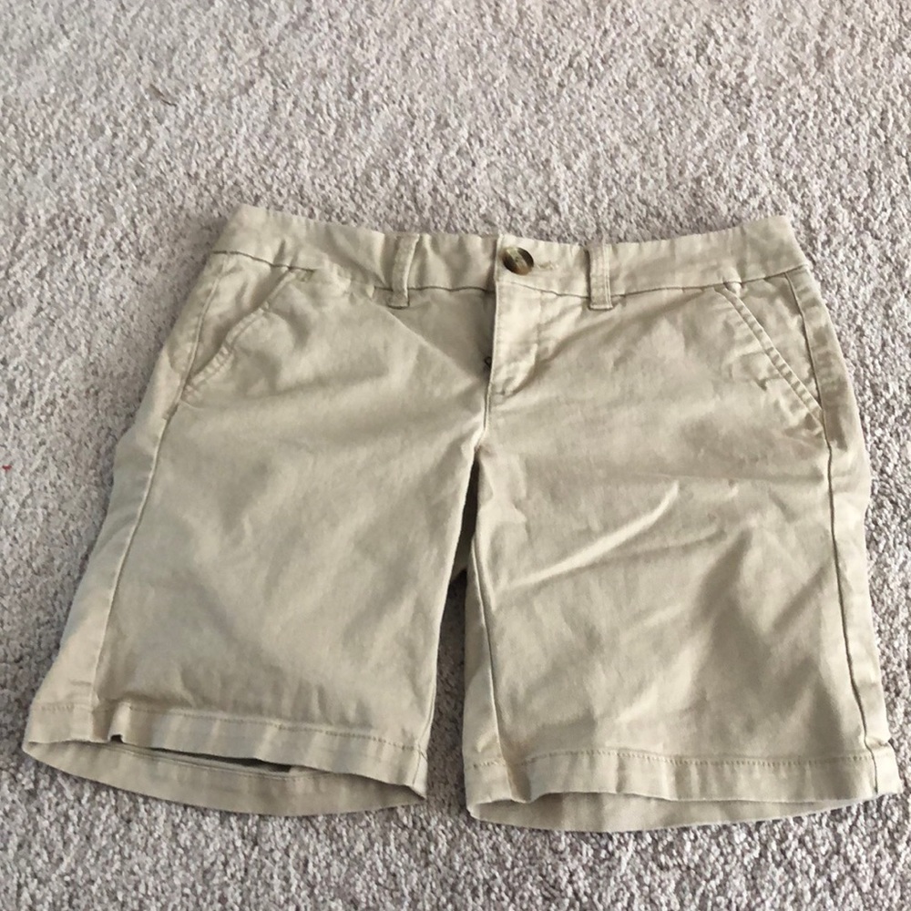 AE Bermuda shorts size 2